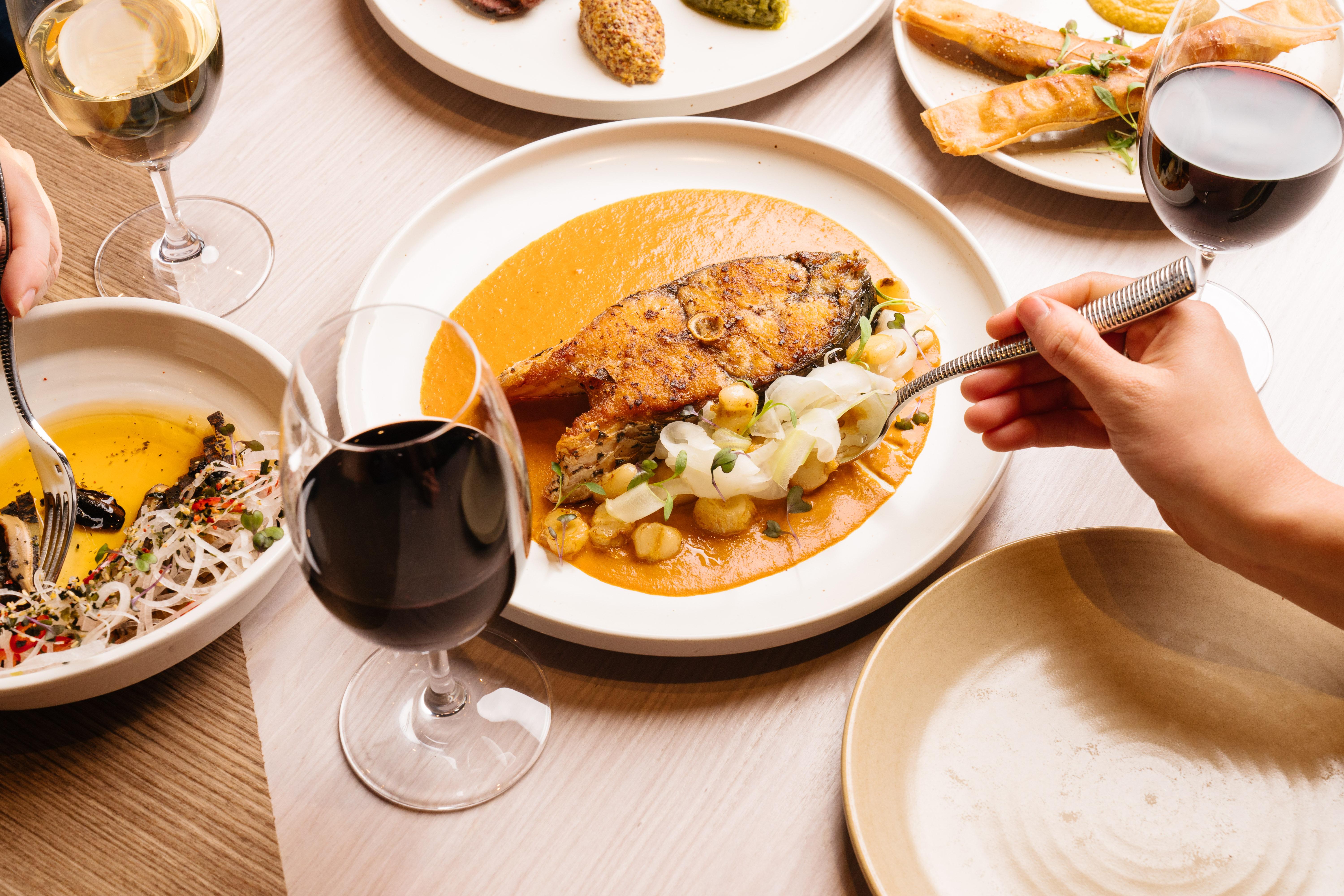 فندق بان باسيفيك بيرث المظهر الخارجي الصورة A meal at the restaurant