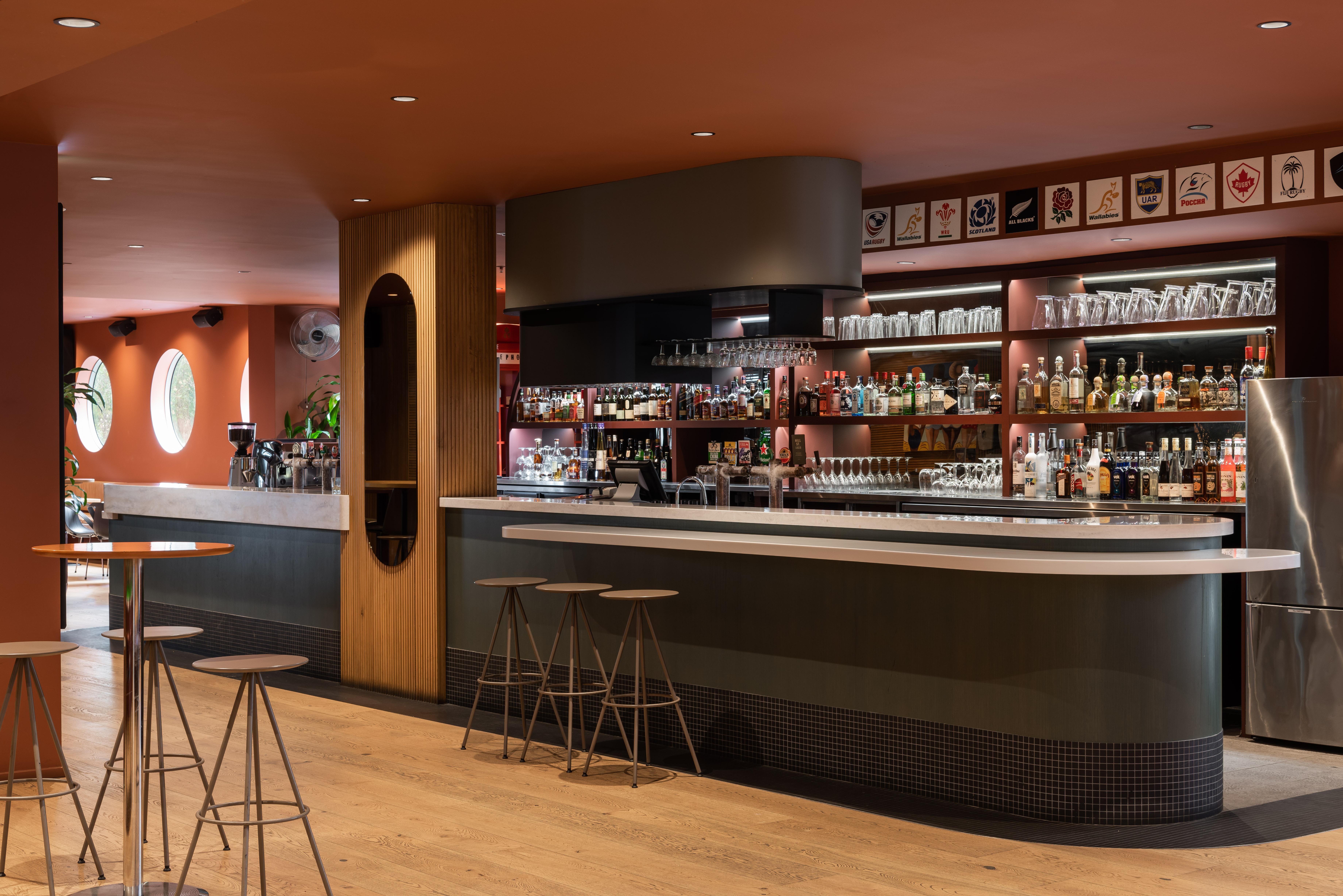 فندق بان باسيفيك بيرث المظهر الخارجي الصورة The bar at the National Theatre