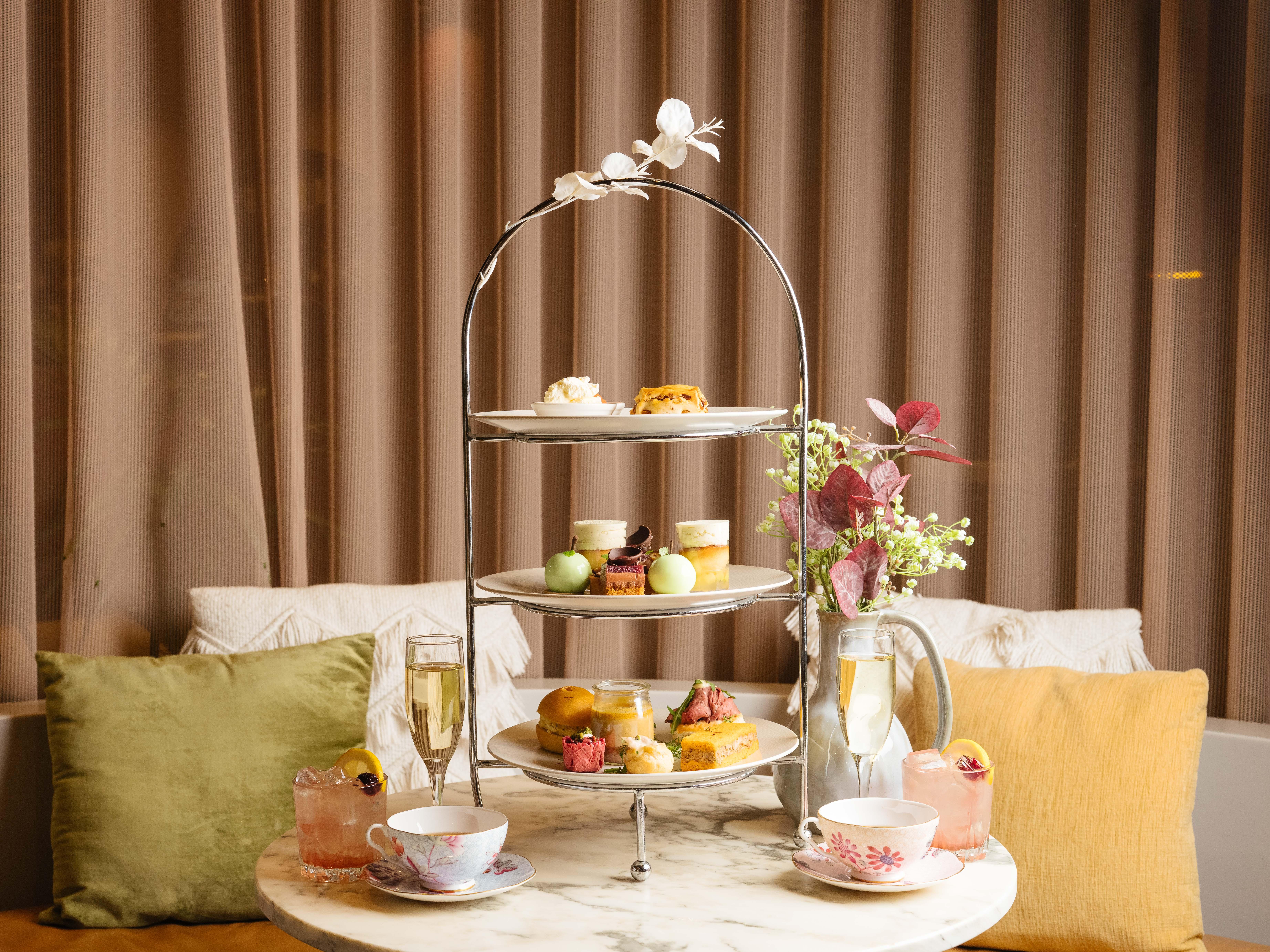 فندق بان باسيفيك بيرث المظهر الخارجي الصورة Afternoon tea at the Mandarin Oriental, Hong Kong